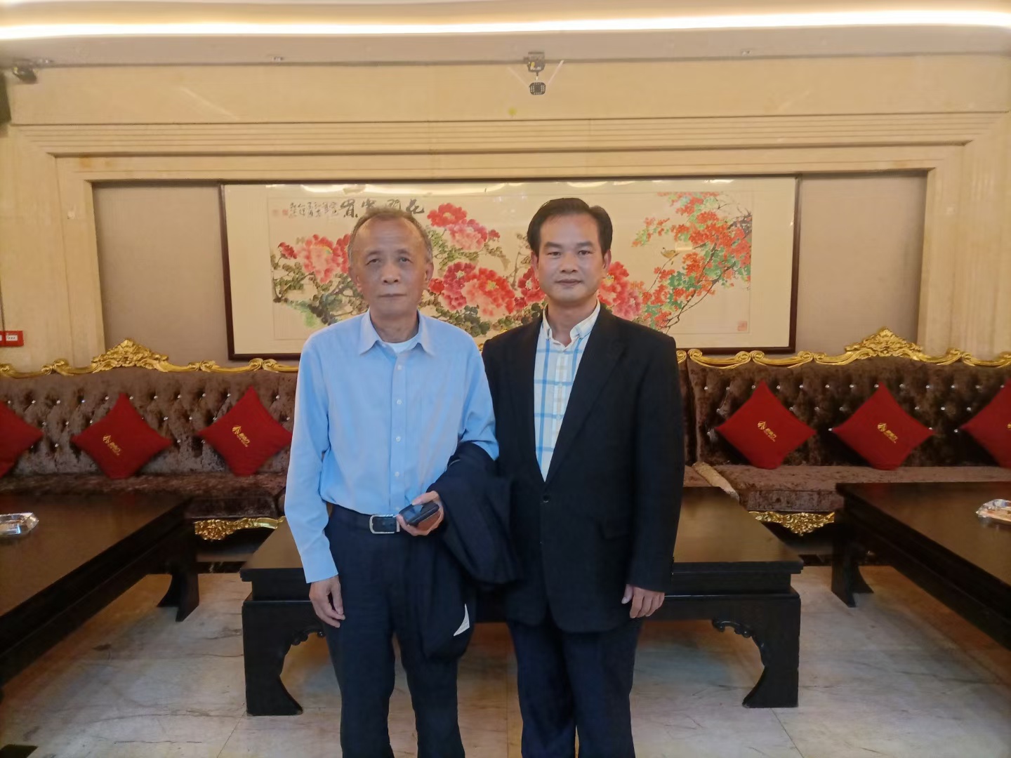 4月20日、暖阳微风、莺飞草长、和“以大众健康为已任、不懈努力”的广东新南方集团有限公司董事长朱拉伊先生在一起。